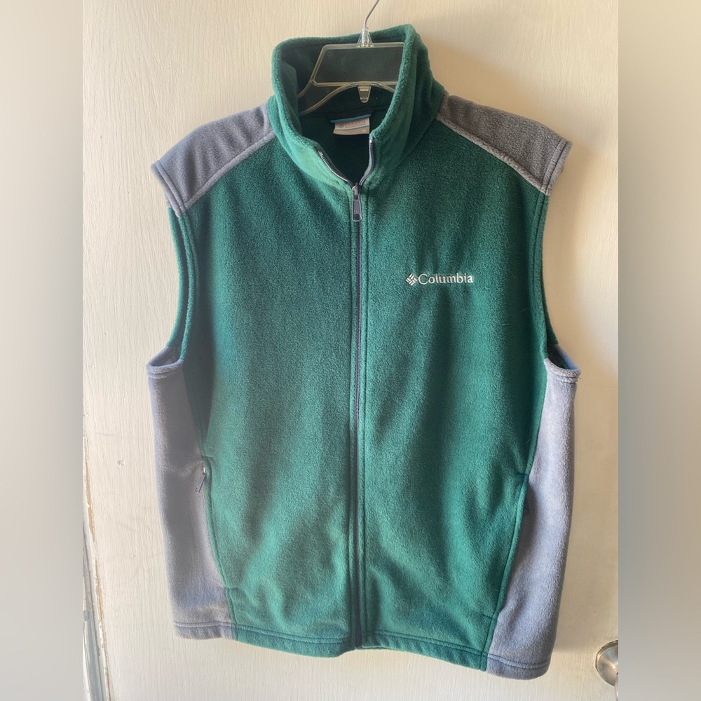Columbia Men’s Green and Gray Outdoor Vest, size m